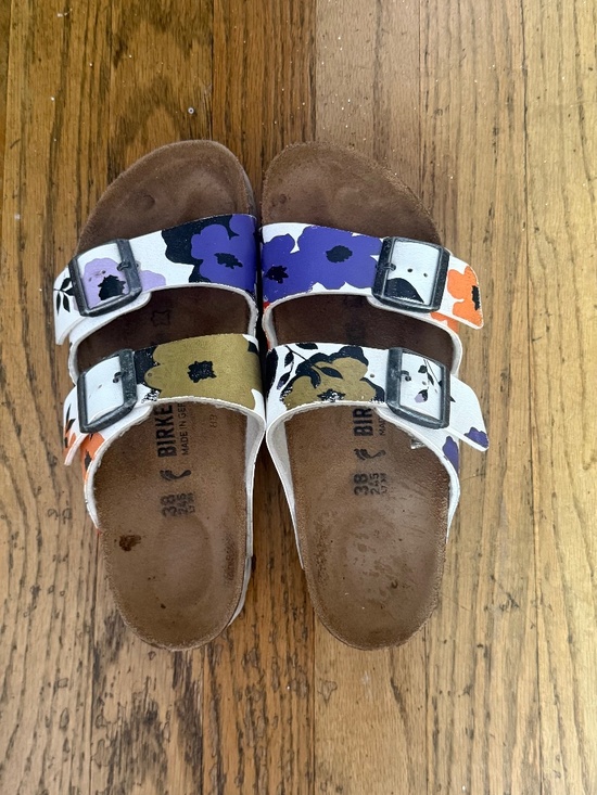 Birkenstock Shoes - FLoral Birkenstocks leather Size 37